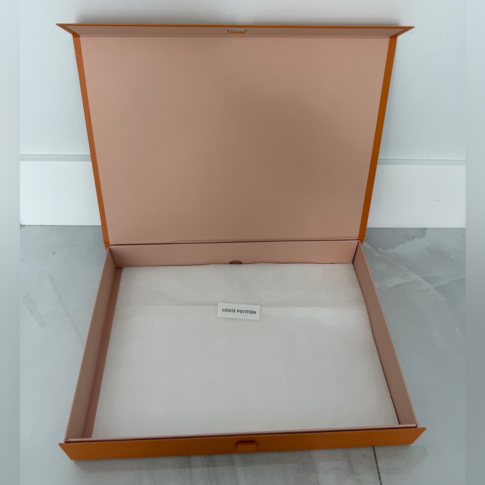 Louis Vuitton New “Button” Close Box w Tissue Ribbon Receipt Holder Shopping Bag - Picture 11 of 16